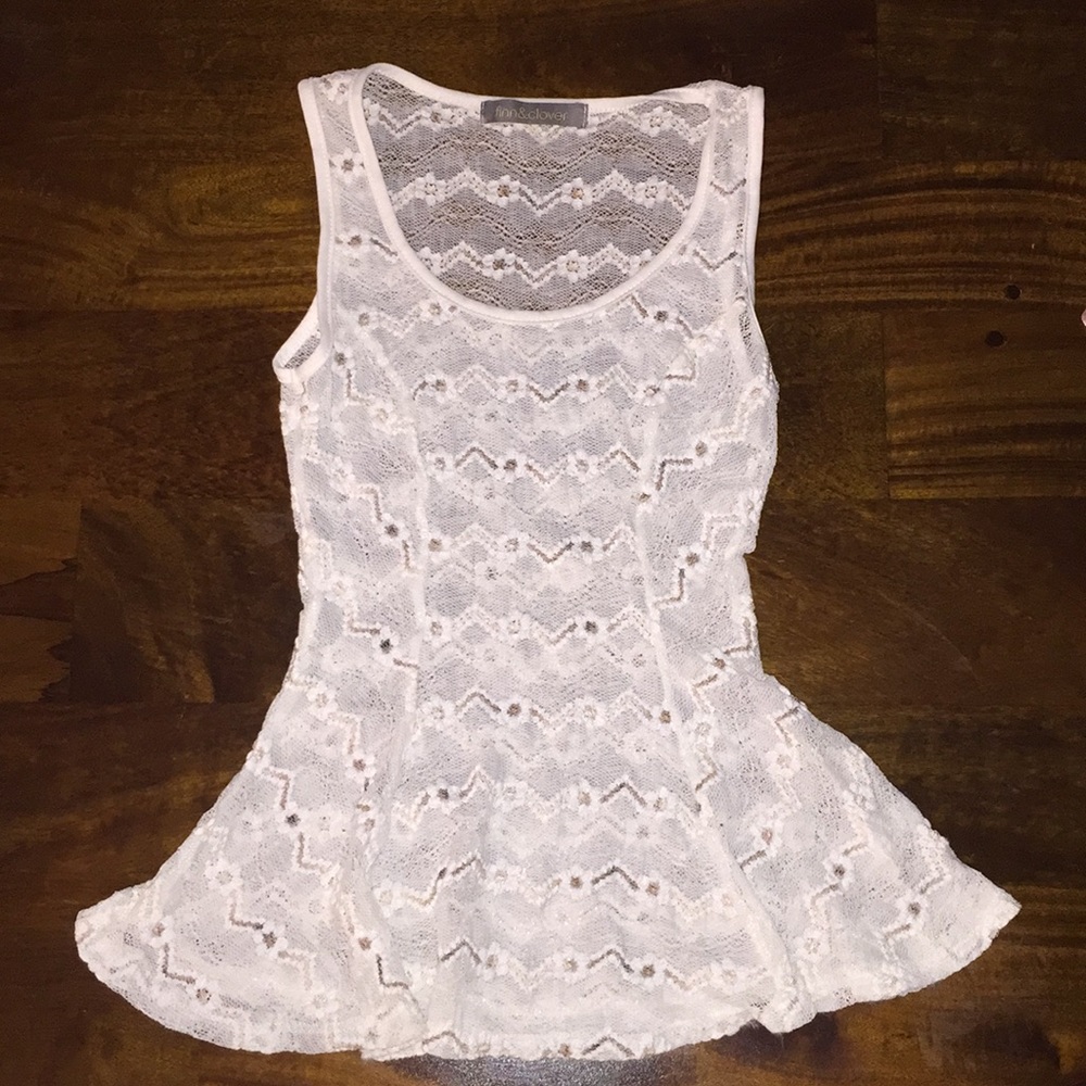 Figure flattering blouse with flower decal